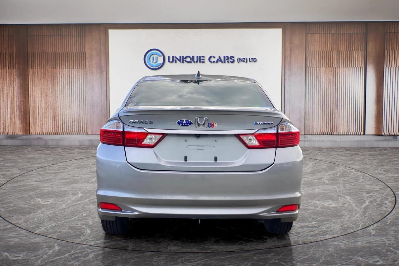 2015 Honda Grace thumbnail