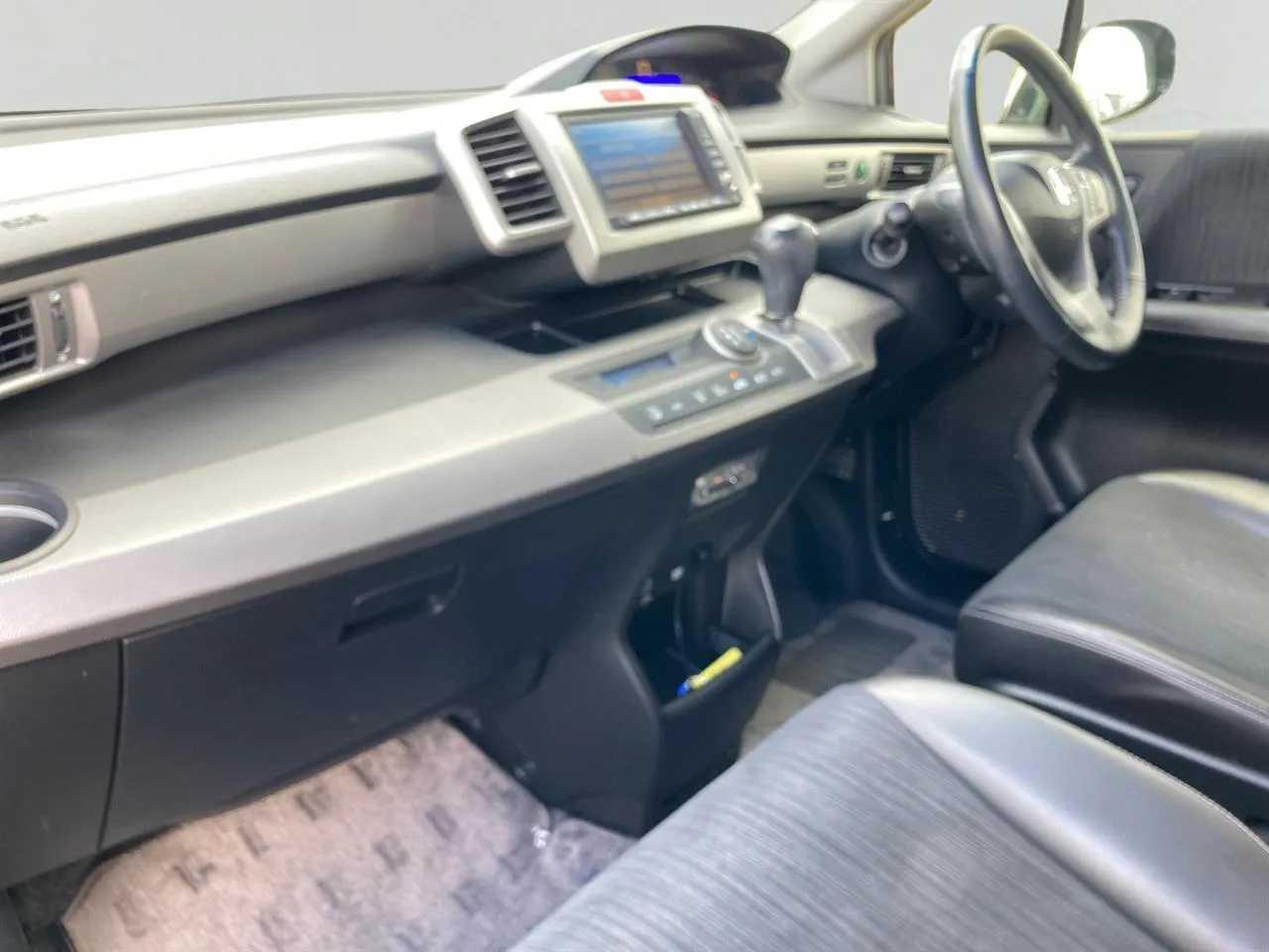 2012 Honda Freed thumbnail