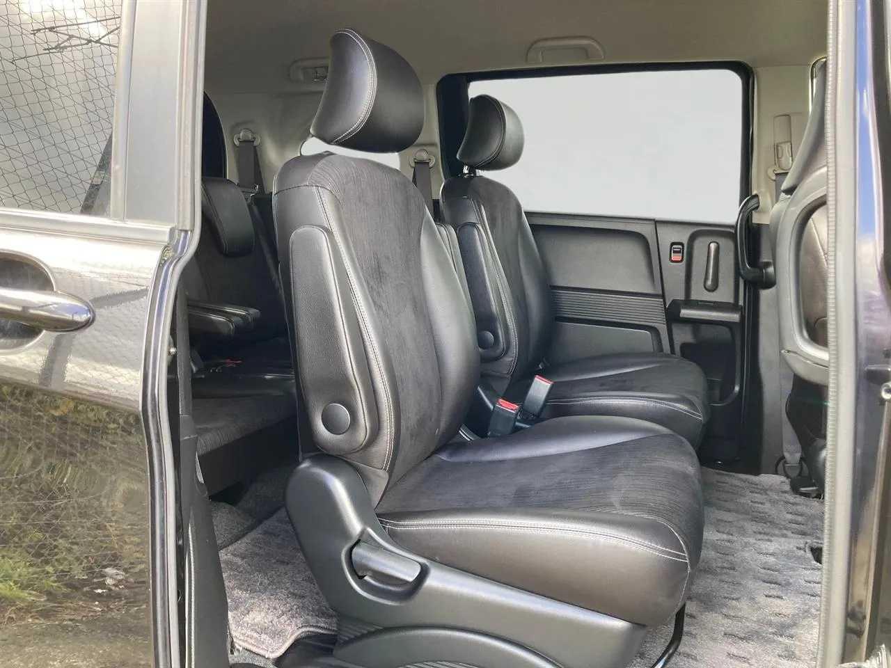 2012 Honda Freed thumbnail