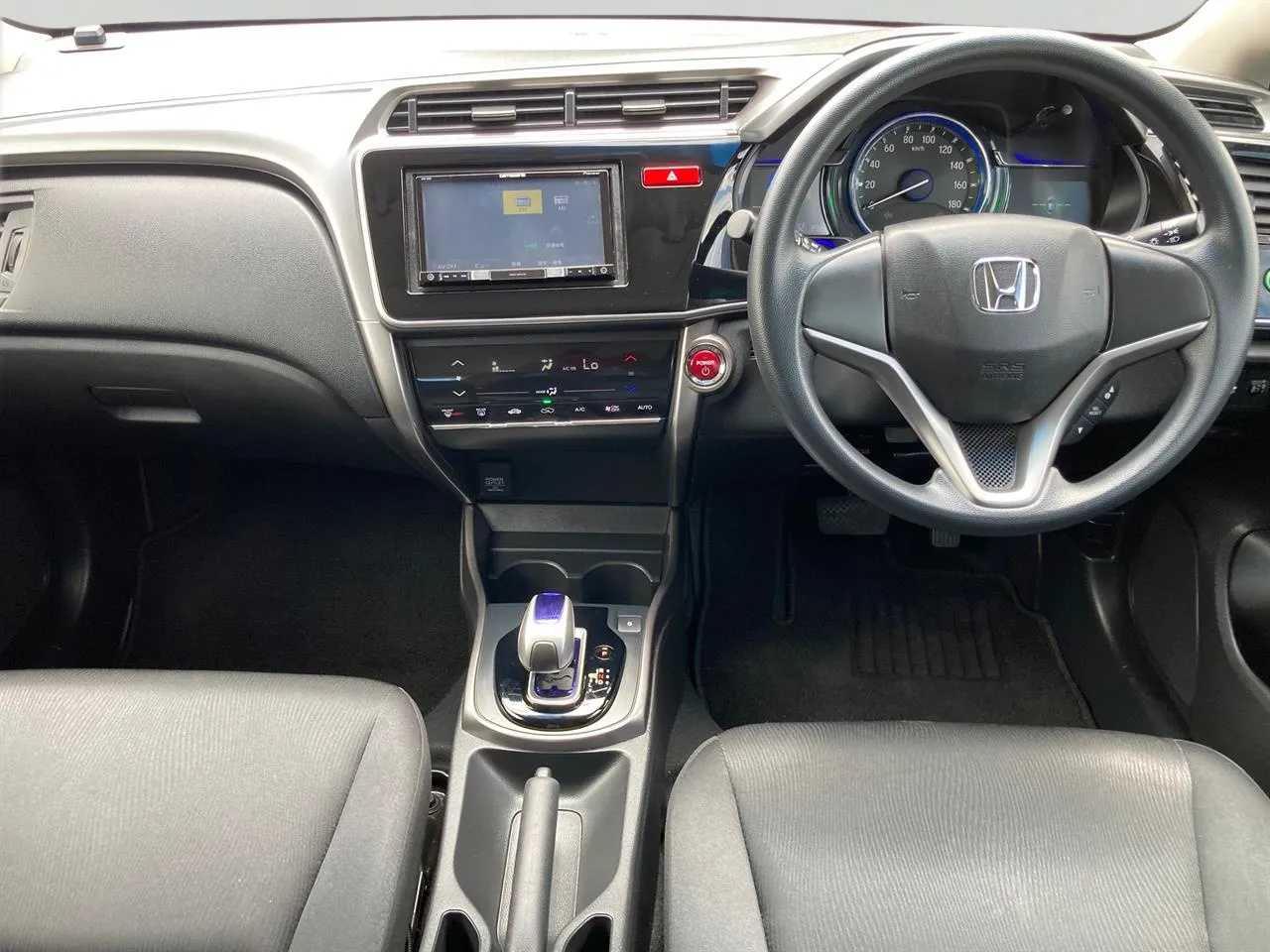 2015 Honda Grace thumbnail