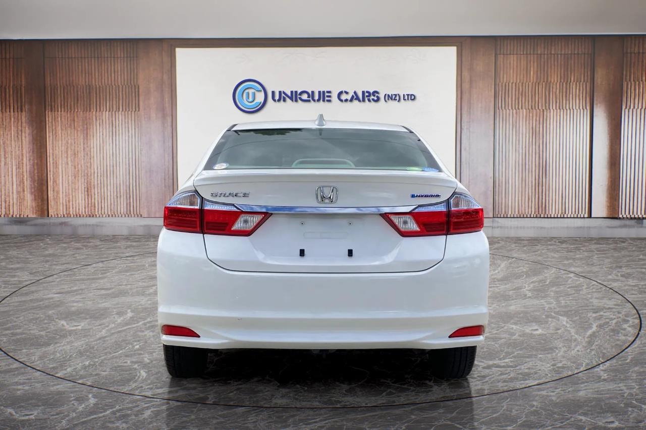 2015 Honda Grace thumbnail