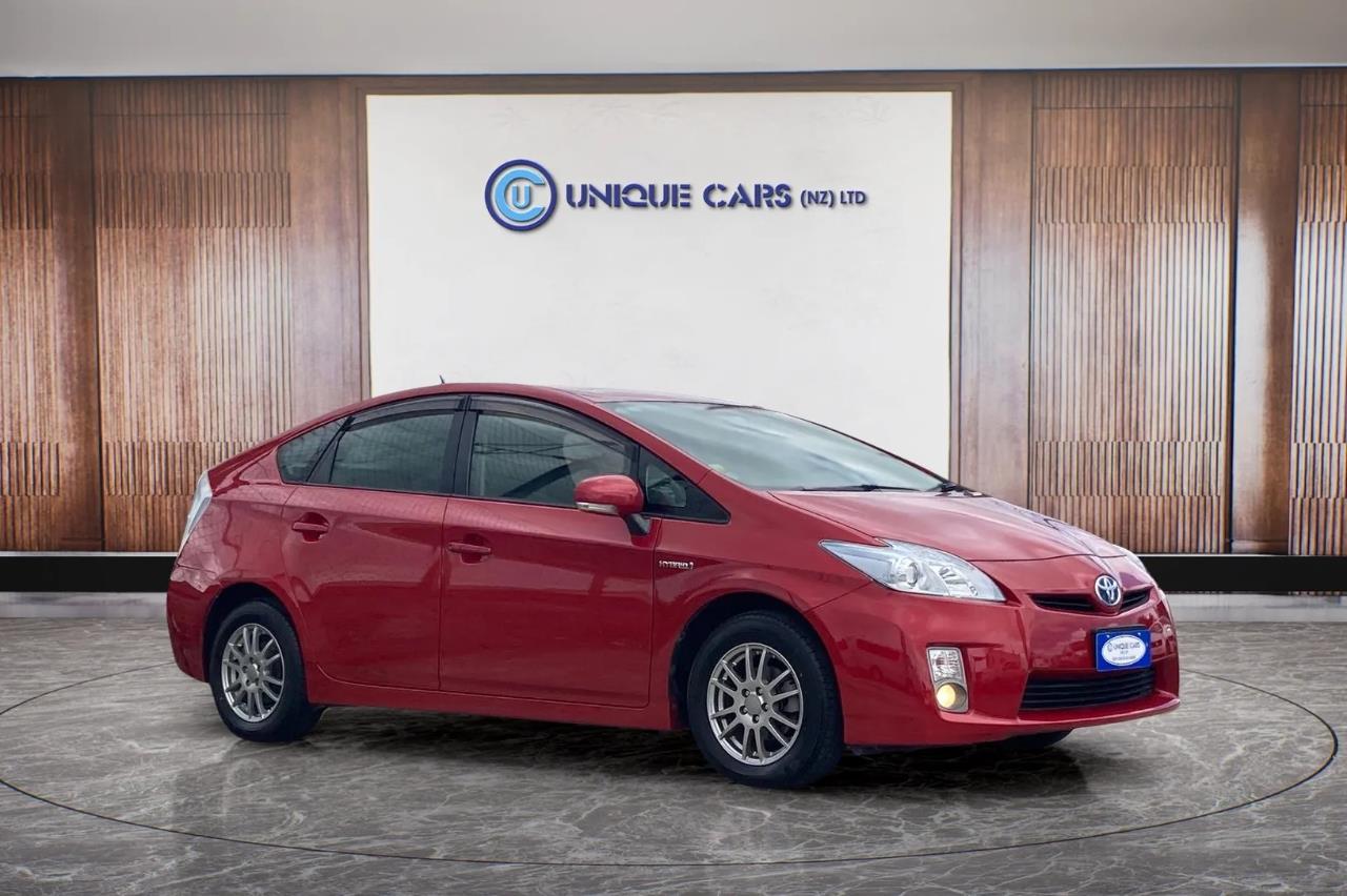 2011 Toyota Prius thumbnail