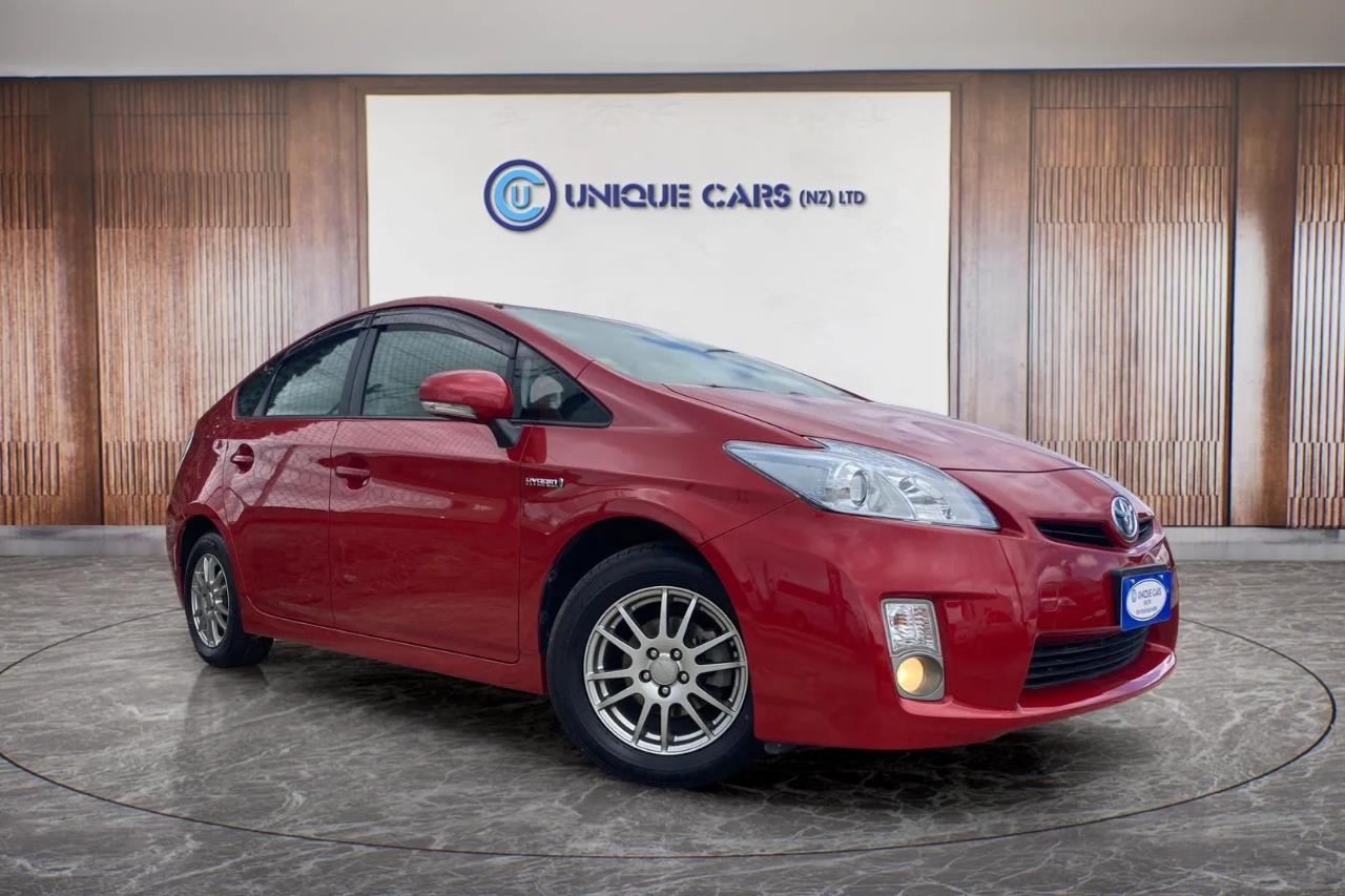 2011 Toyota Prius thumbnail