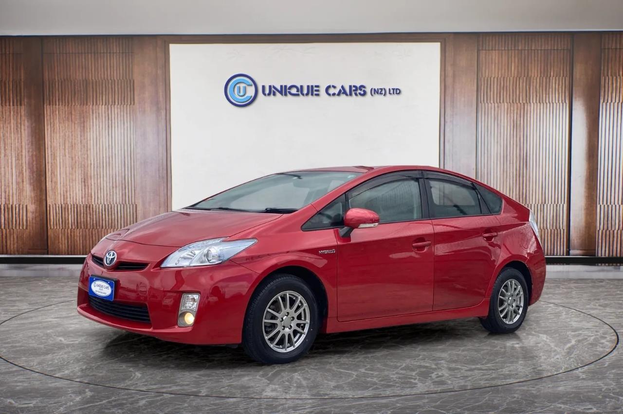 2011 Toyota Prius thumbnail