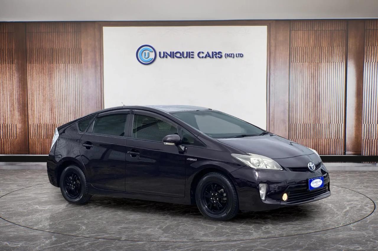 2014 Toyota Prius thumbnail