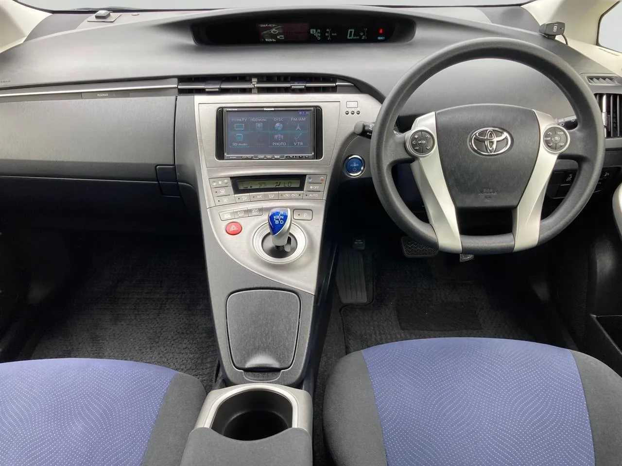 2014 Toyota Prius thumbnail