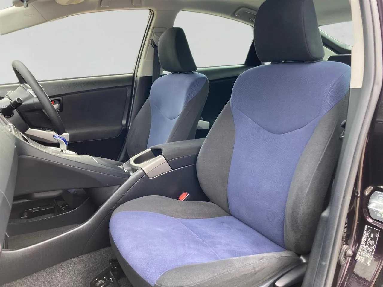 2014 Toyota Prius thumbnail