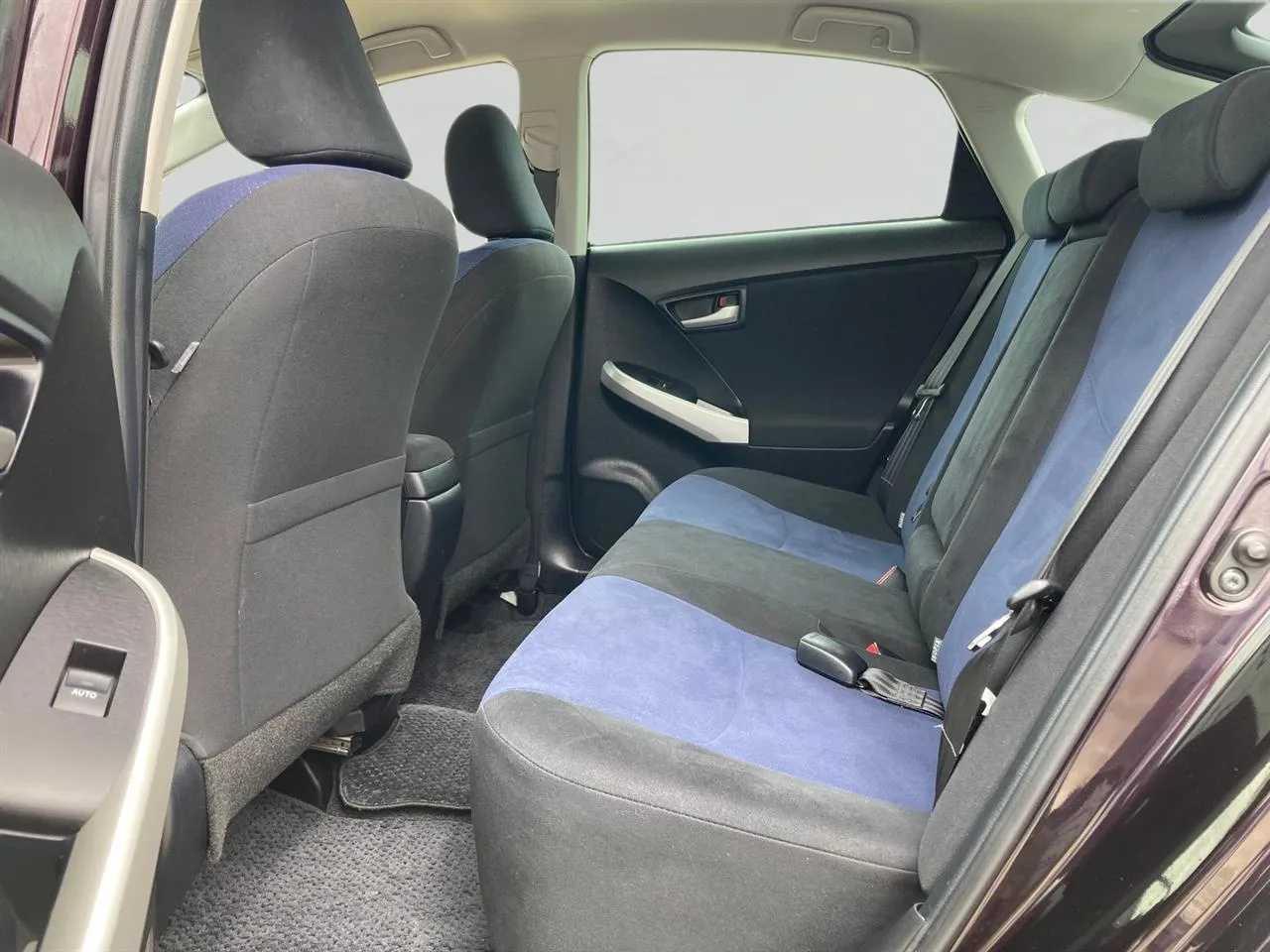 2014 Toyota Prius thumbnail