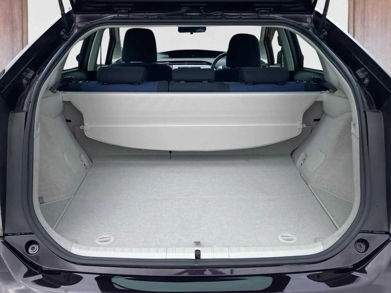 2014 Toyota Prius thumbnail