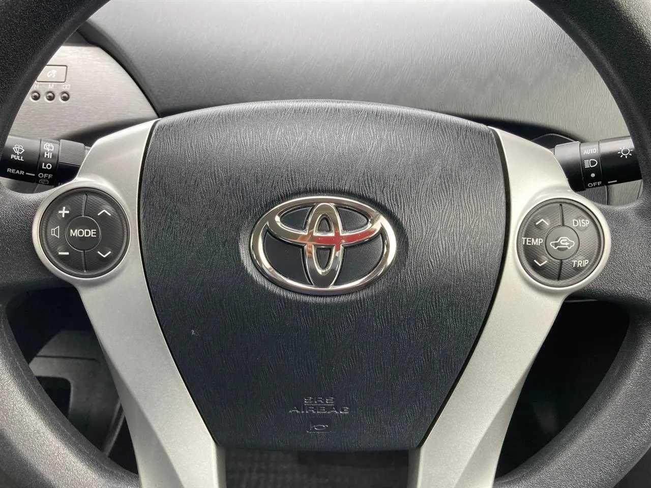 2014 Toyota Prius thumbnail