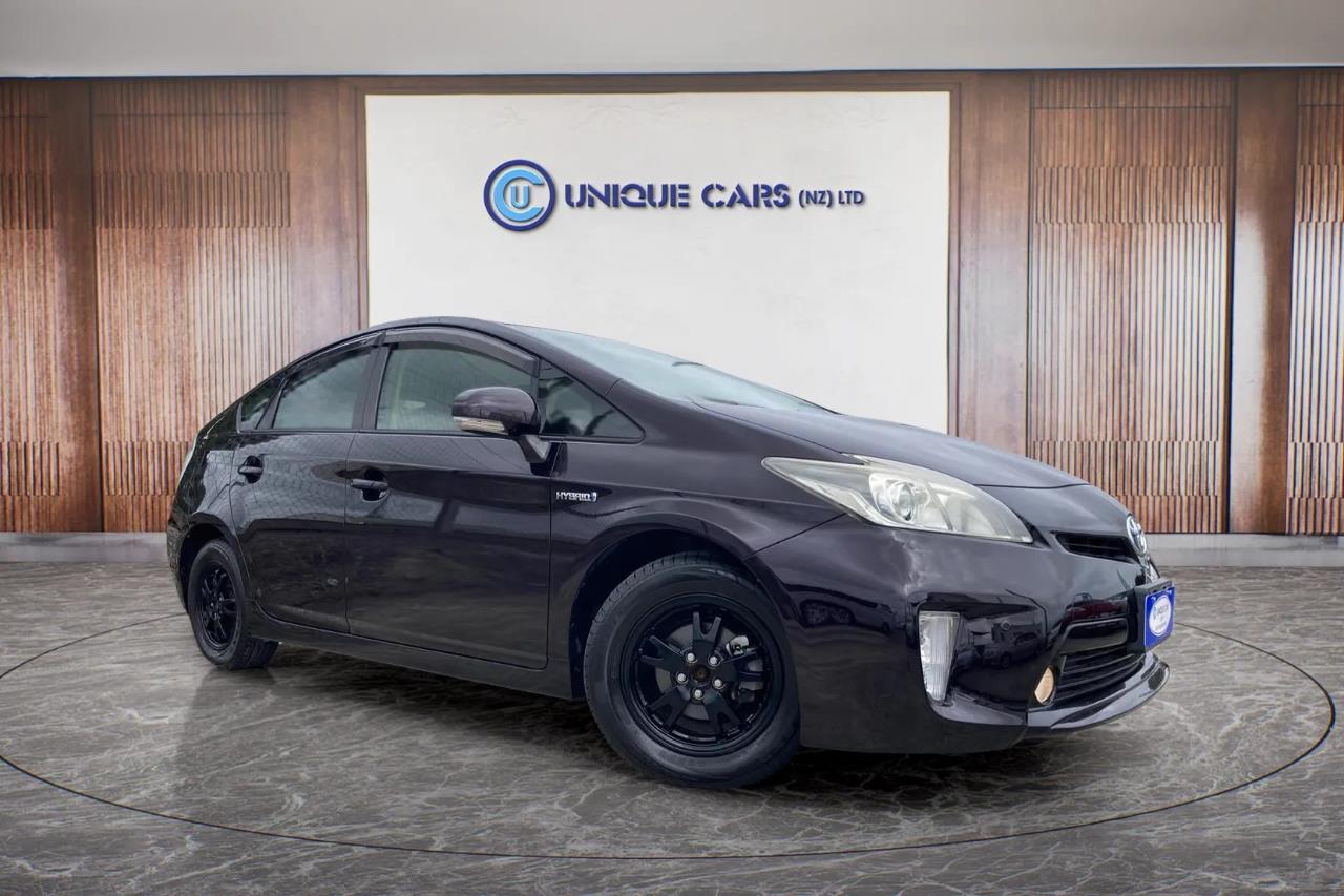 2014 Toyota Prius thumbnail