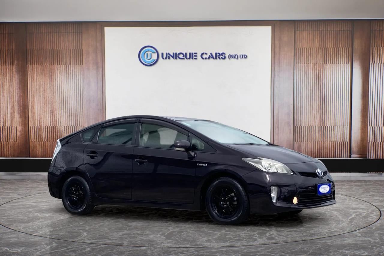 2014 Toyota Prius thumbnail