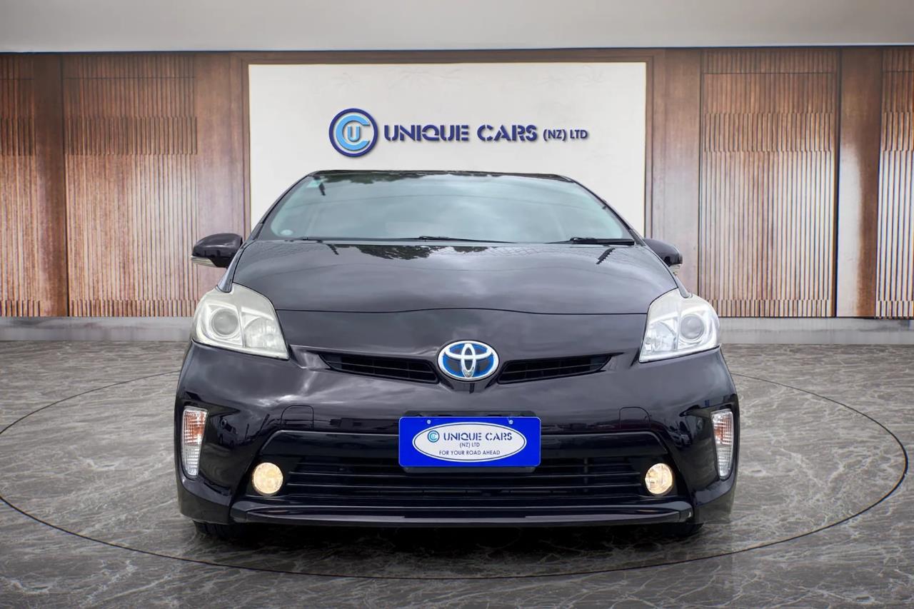 2014 Toyota Prius thumbnail