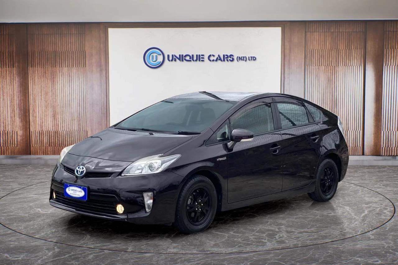 2014 Toyota Prius thumbnail