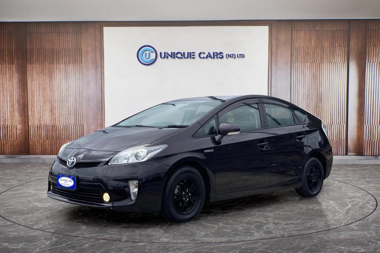 2014 Toyota Prius thumbnail
