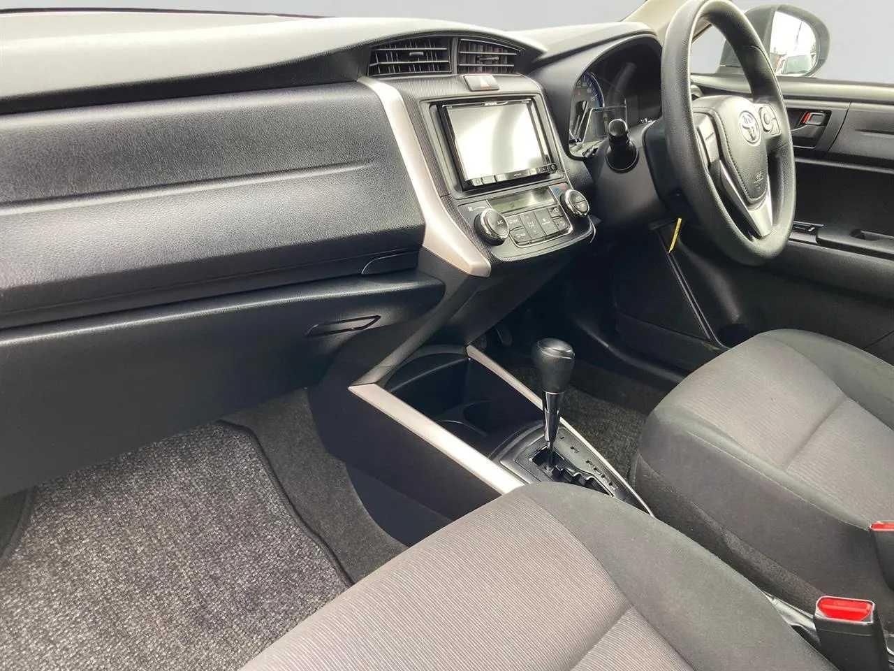 2017 Toyota Corolla thumbnail