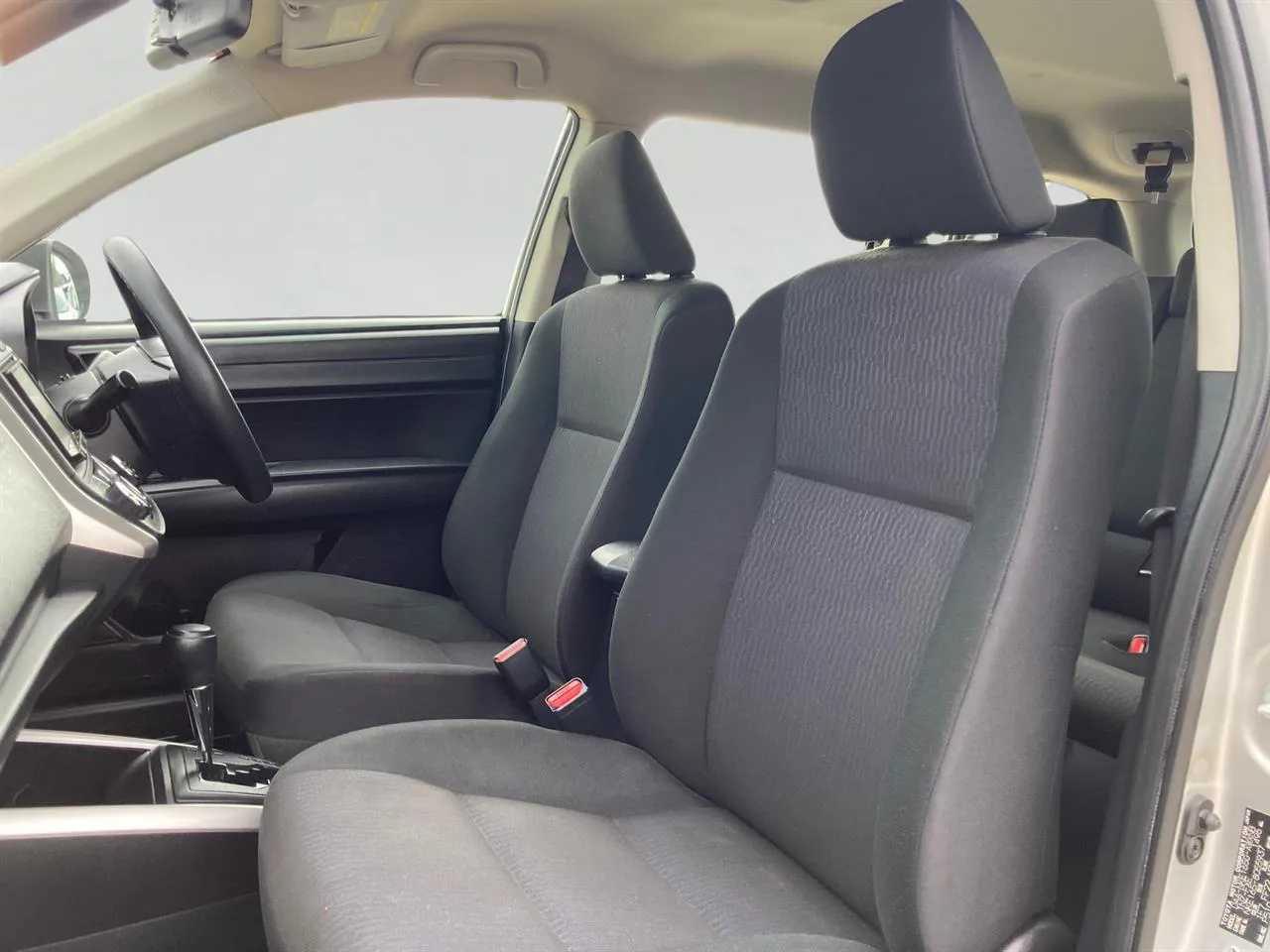 2017 Toyota Corolla thumbnail