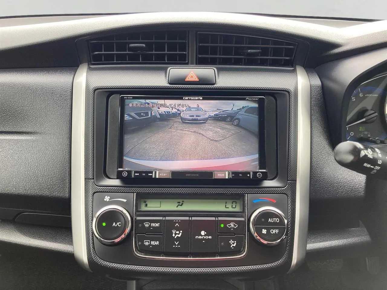 2017 Toyota Corolla thumbnail