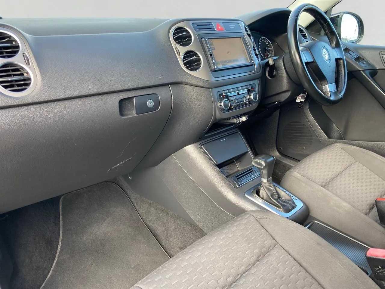 2010 Volkswagen Tiguan thumbnail
