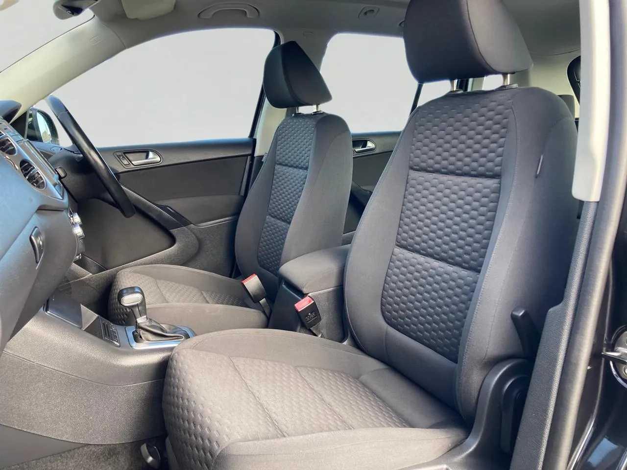 2010 Volkswagen Tiguan thumbnail