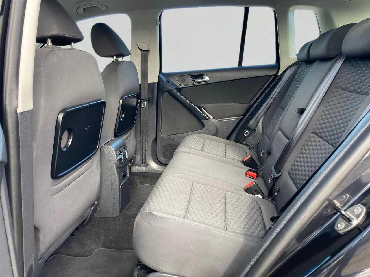 2010 Volkswagen Tiguan thumbnail