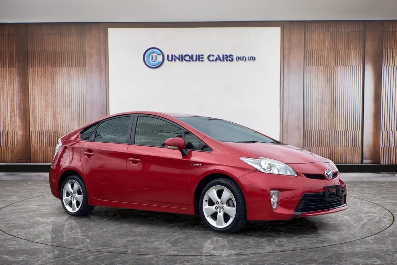 2014 Toyota Prius thumbnail