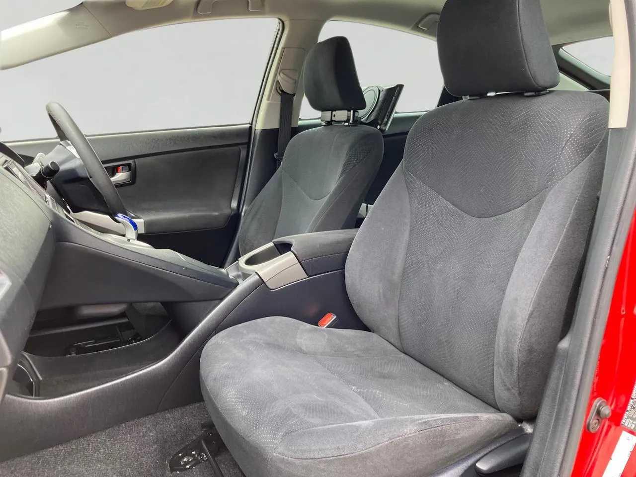 2014 Toyota Prius thumbnail