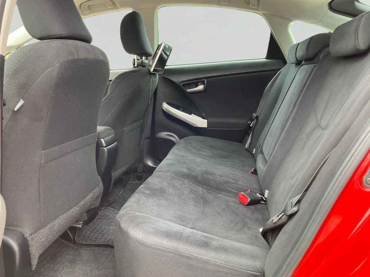 2014 Toyota Prius thumbnail