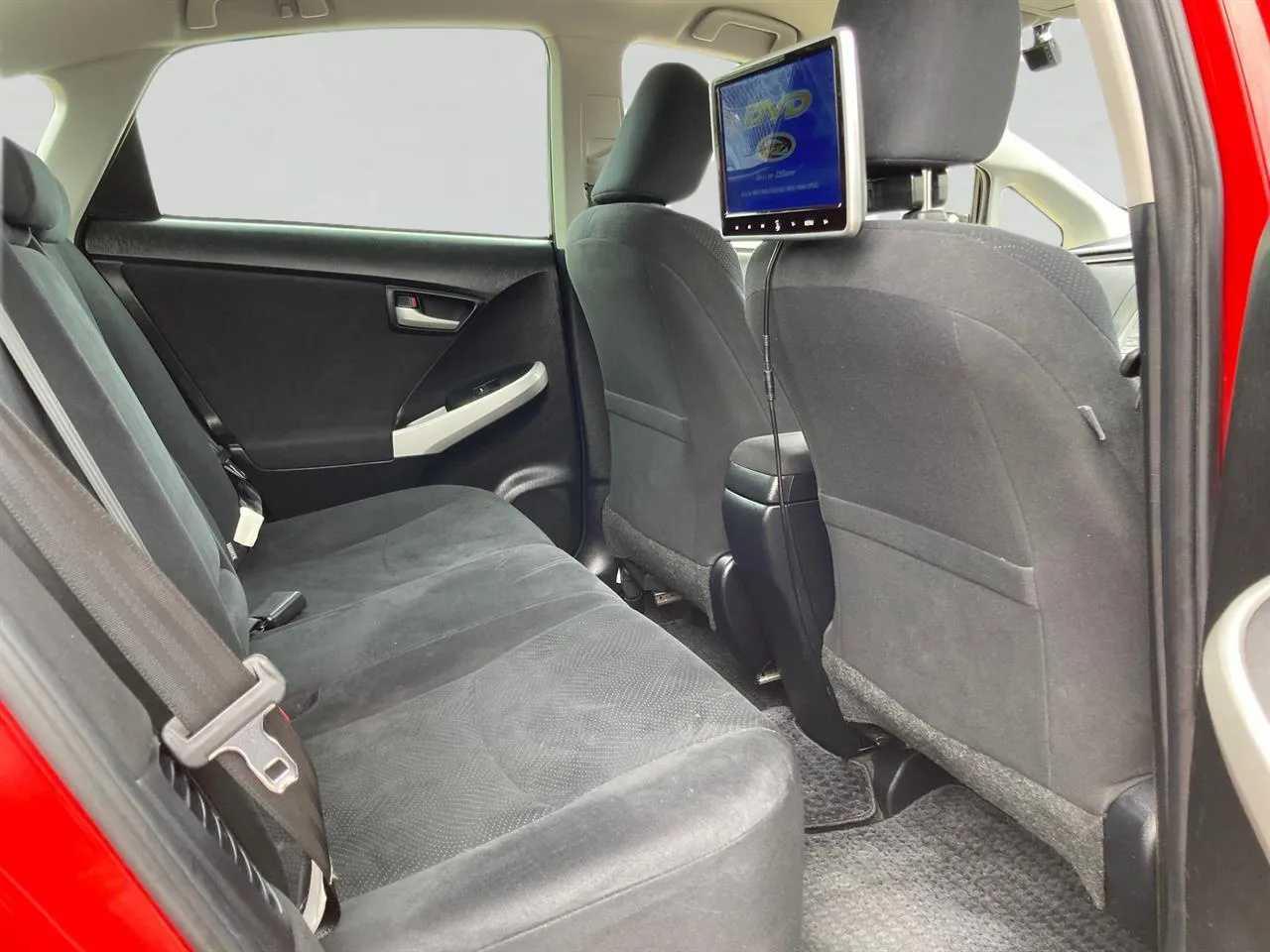 2014 Toyota Prius thumbnail