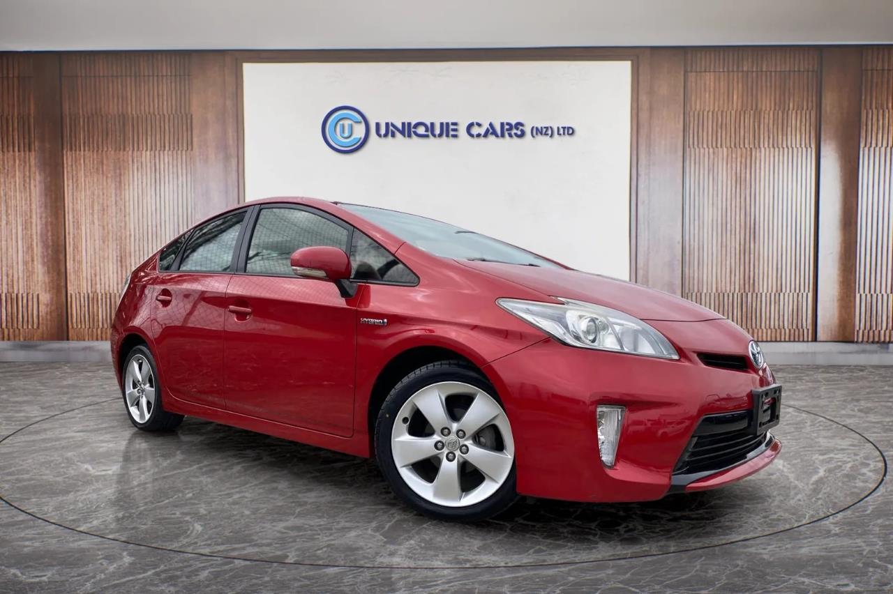 2014 Toyota Prius thumbnail