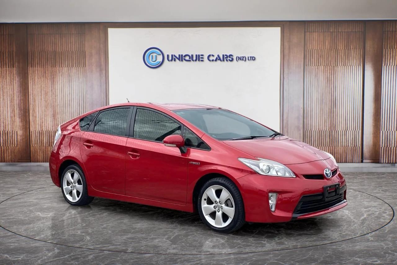 2014 Toyota Prius thumbnail