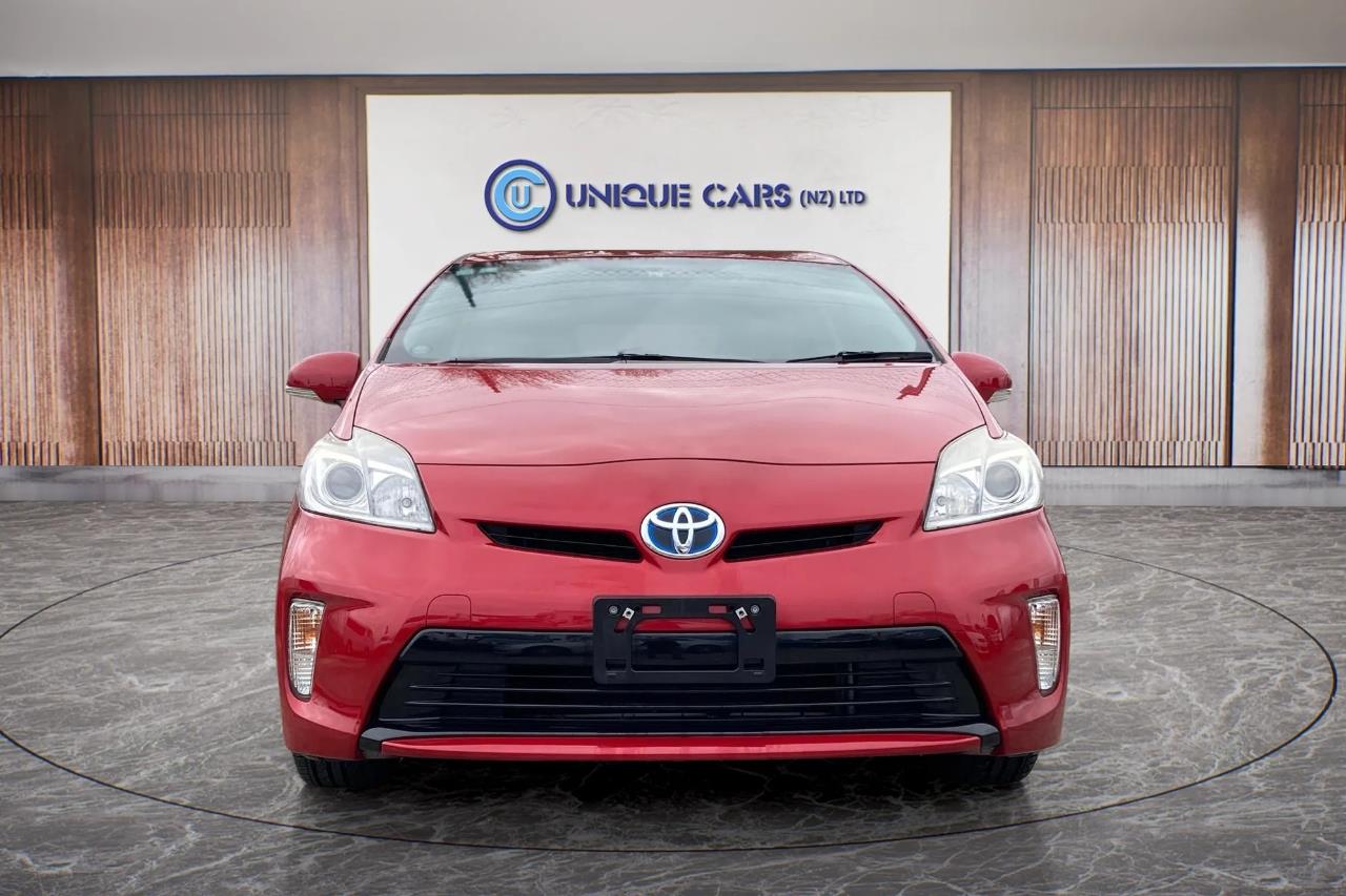 2014 Toyota Prius thumbnail