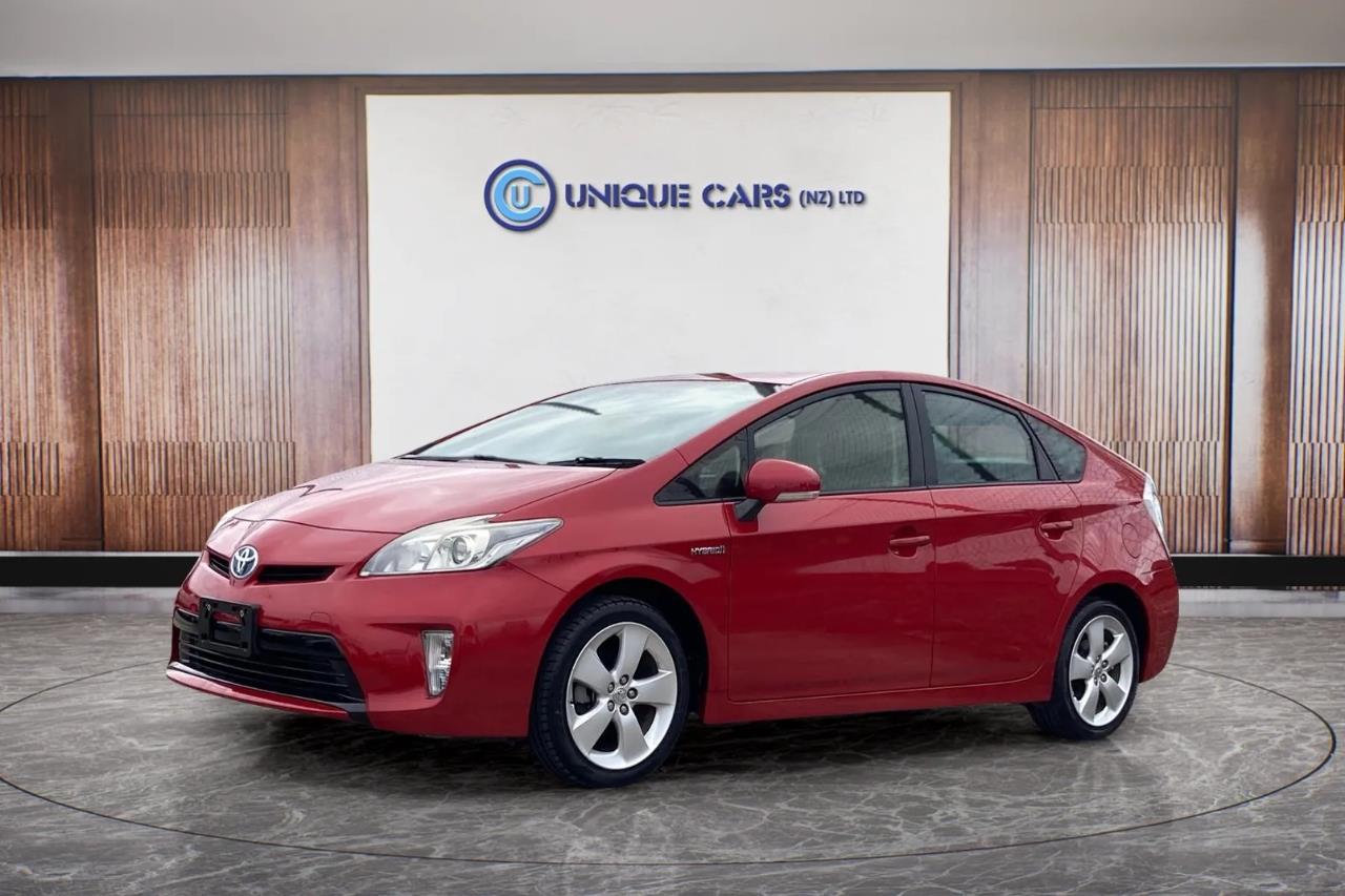 2014 Toyota Prius thumbnail