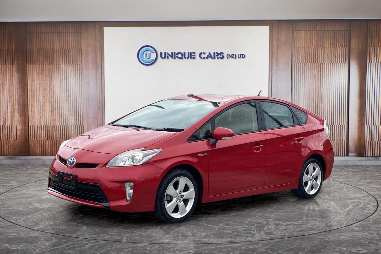 2014 Toyota Prius thumbnail