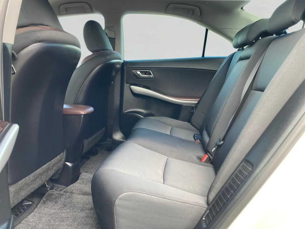 2014 Toyota Sai thumbnail