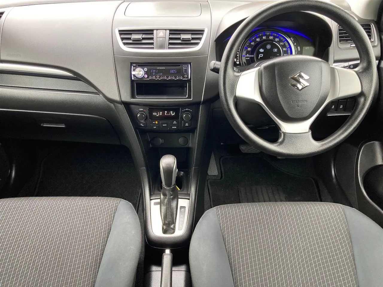 2016 Suzuki Swift thumbnail