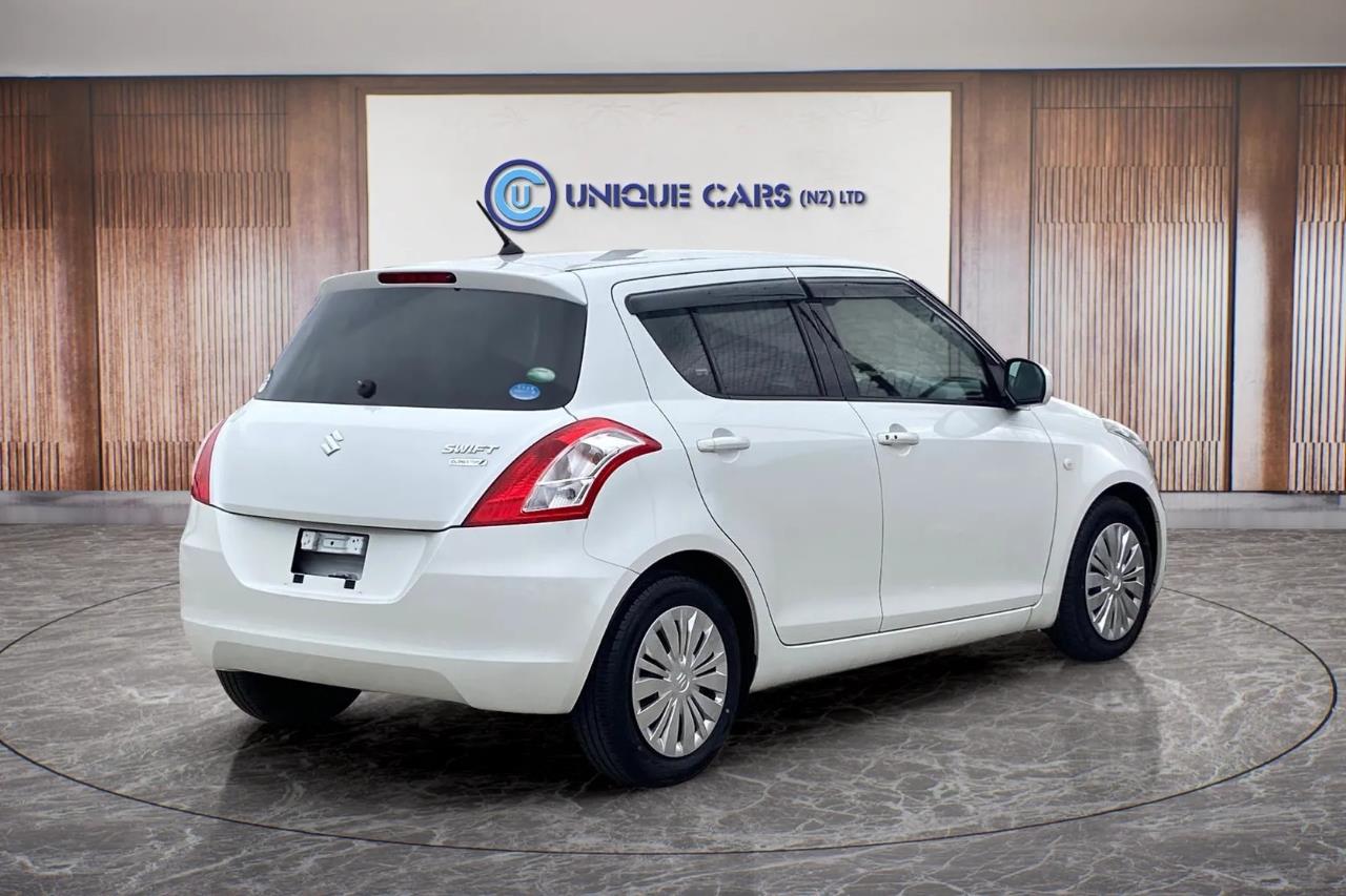 2016 Suzuki Swift thumbnail