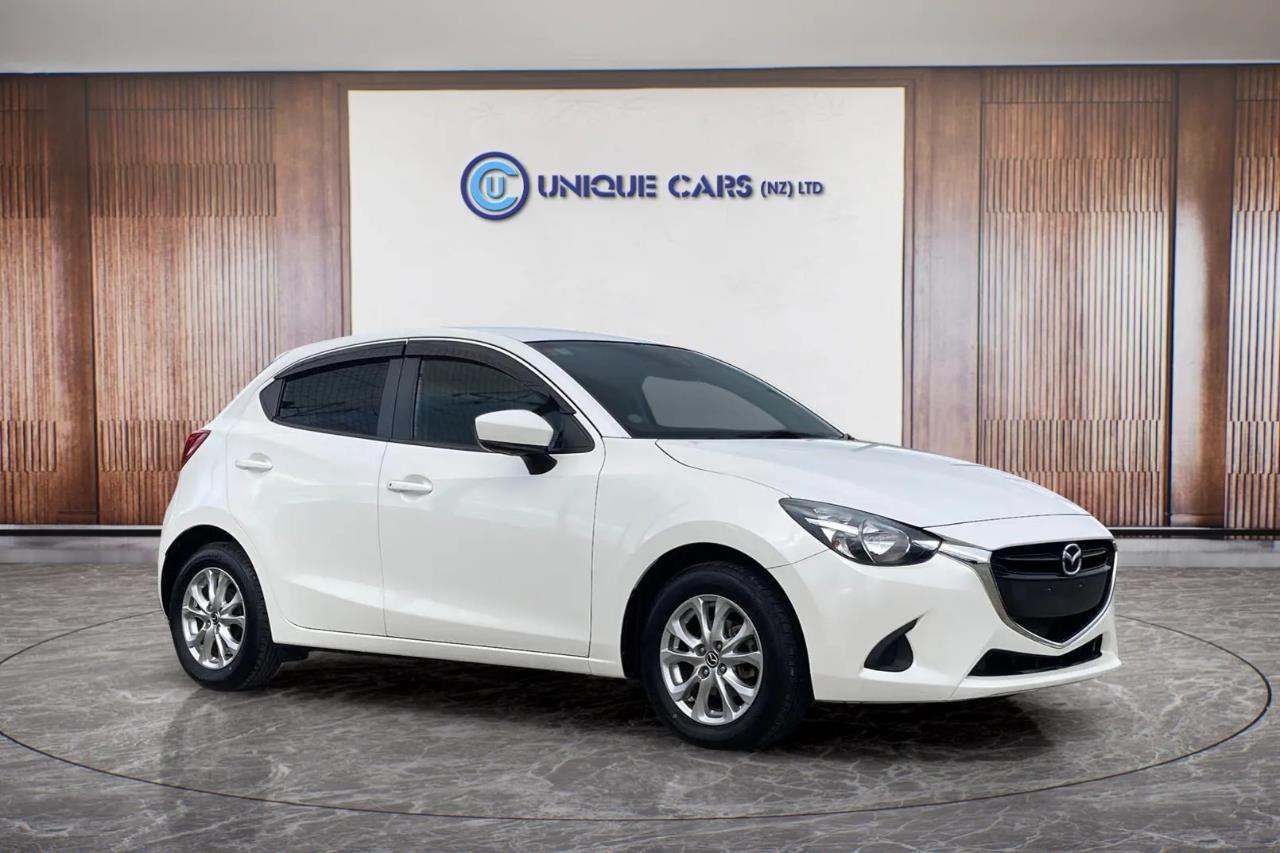 2016 Mazda Demio thumbnail