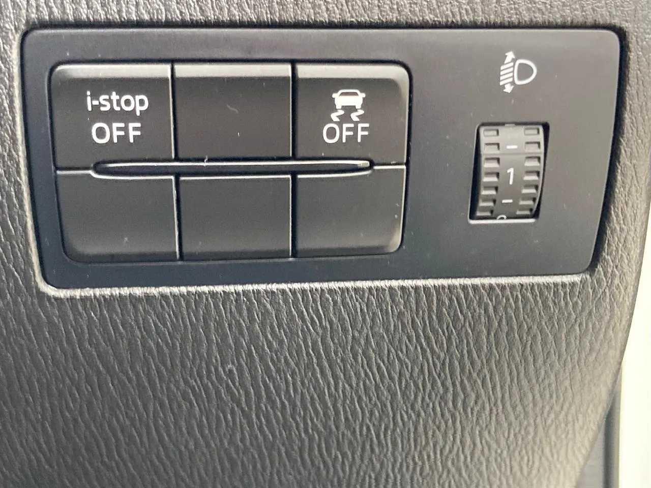 2016 Mazda Demio thumbnail