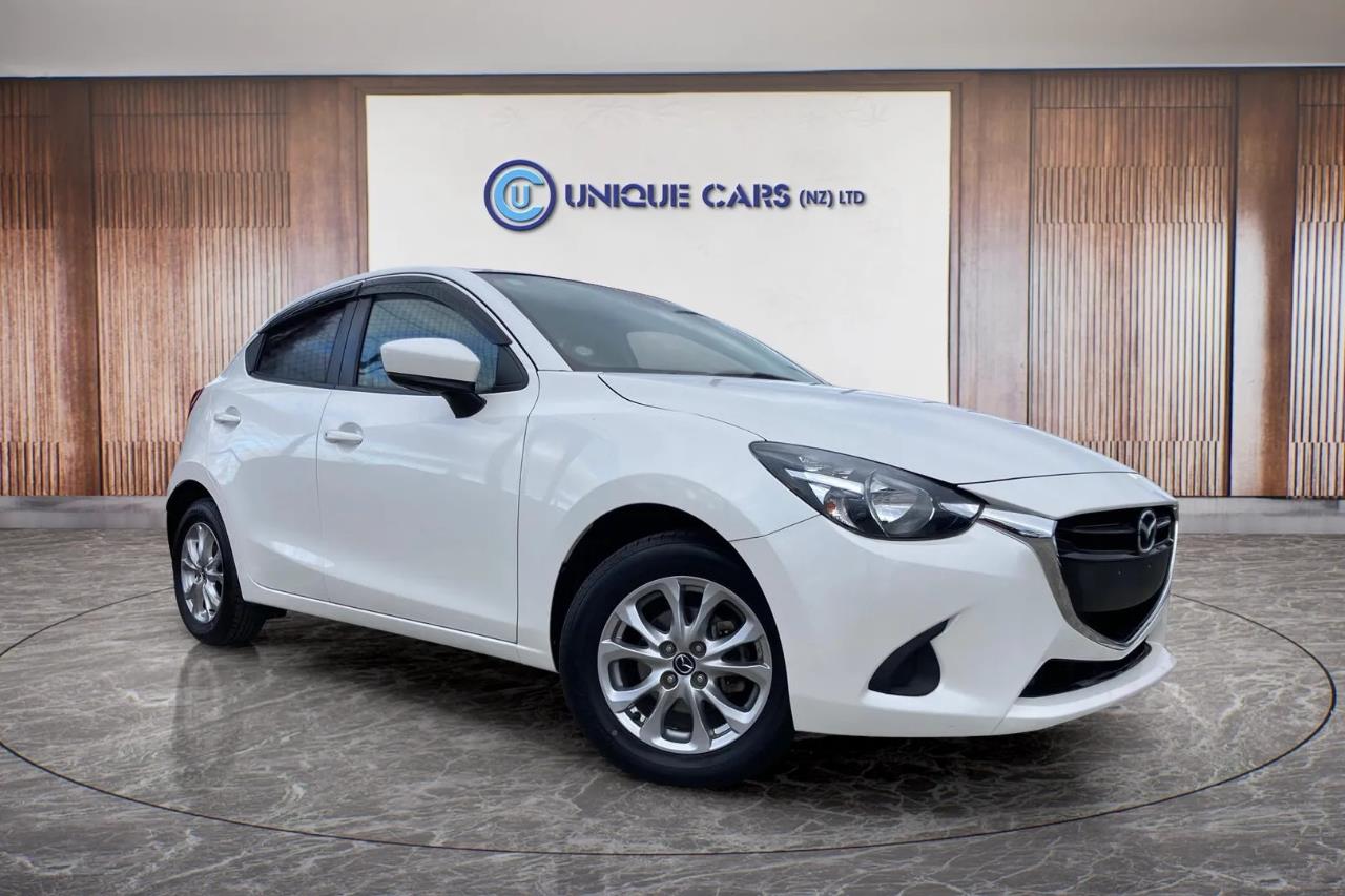 2016 Mazda Demio thumbnail