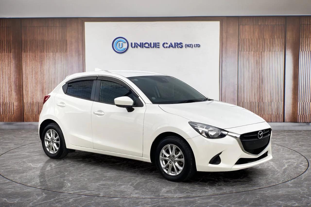 2016 Mazda Demio thumbnail