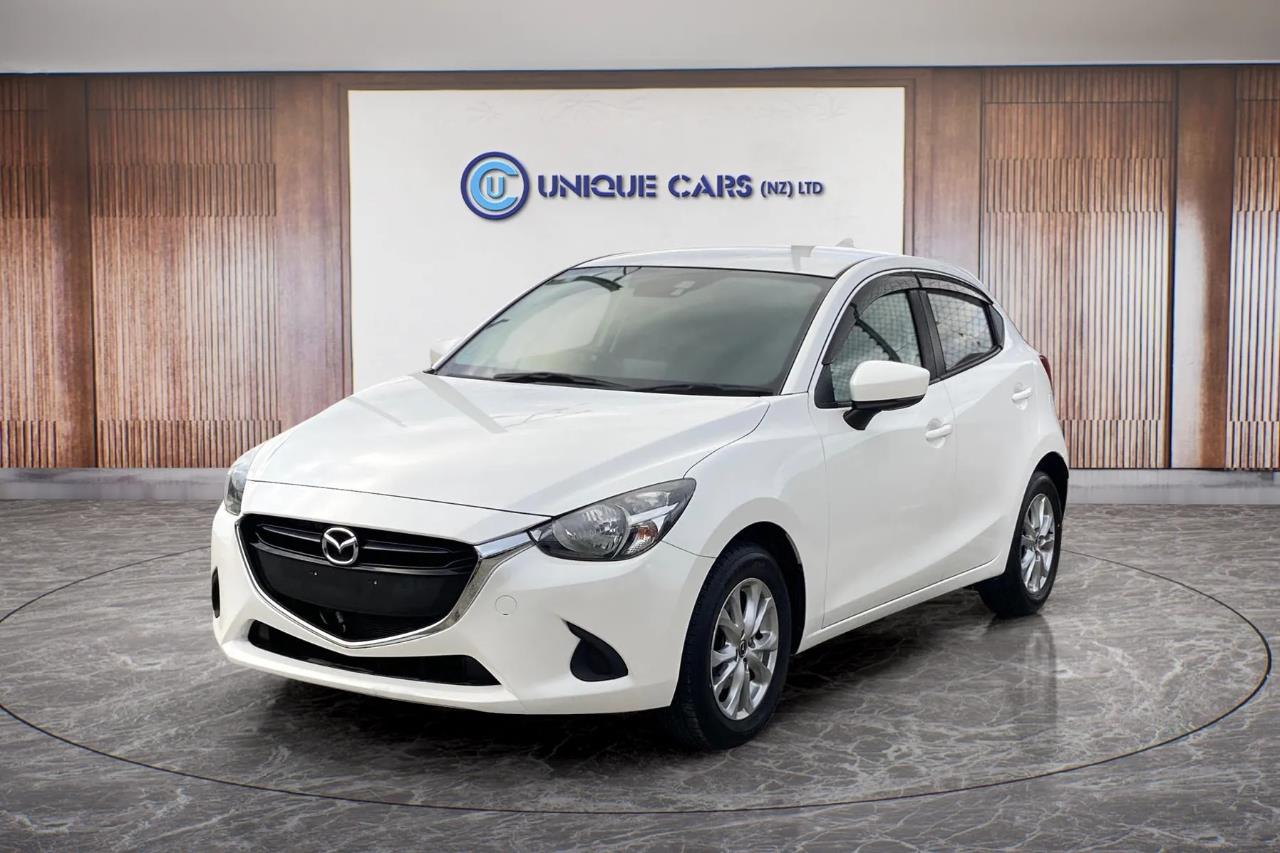 2016 Mazda Demio thumbnail