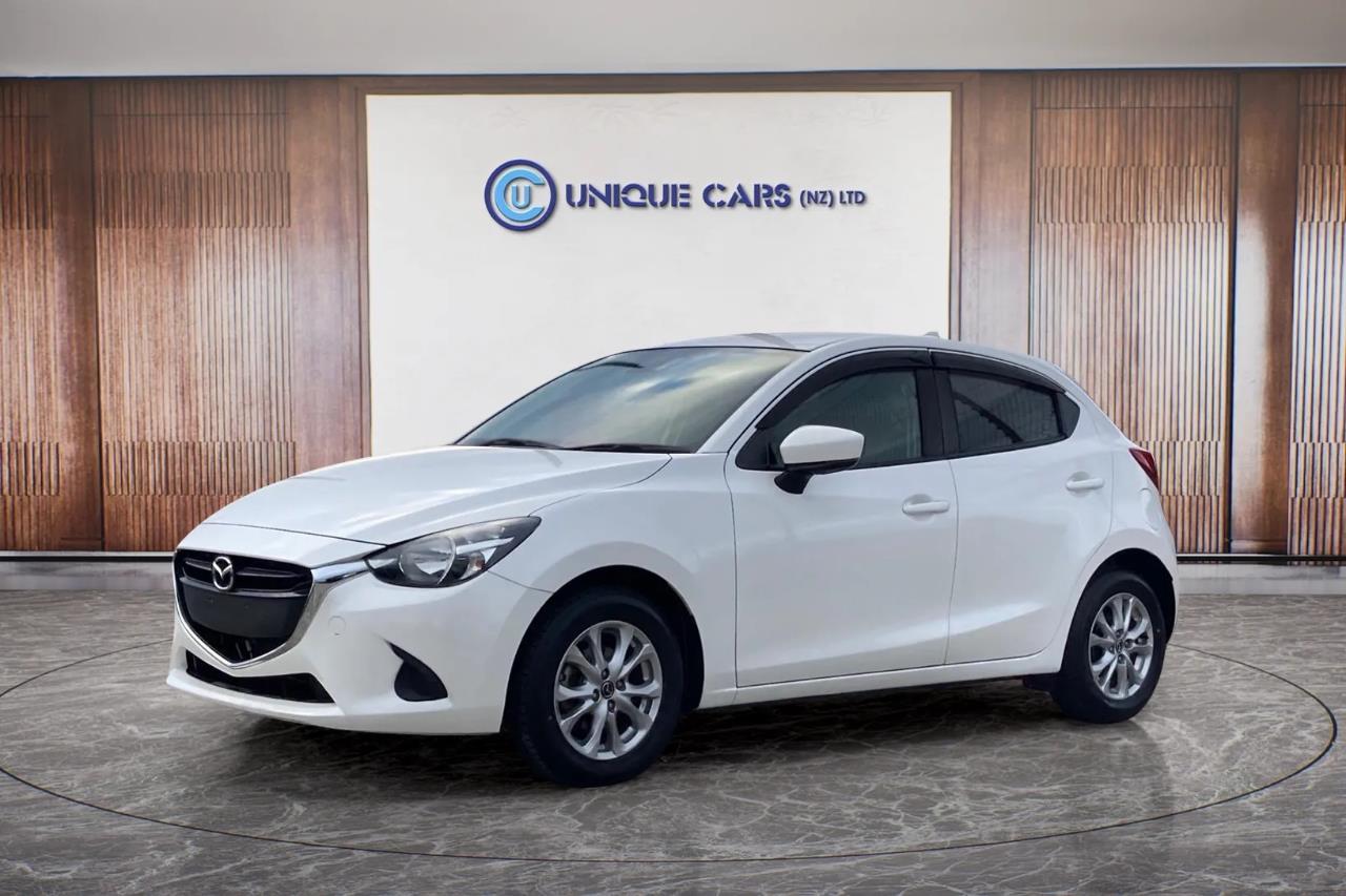 2016 Mazda Demio thumbnail
