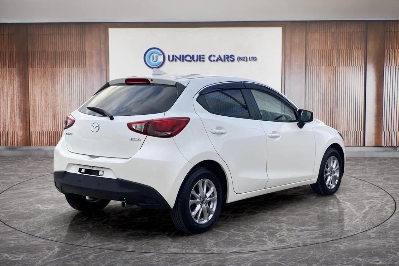 2016 Mazda Demio thumbnail