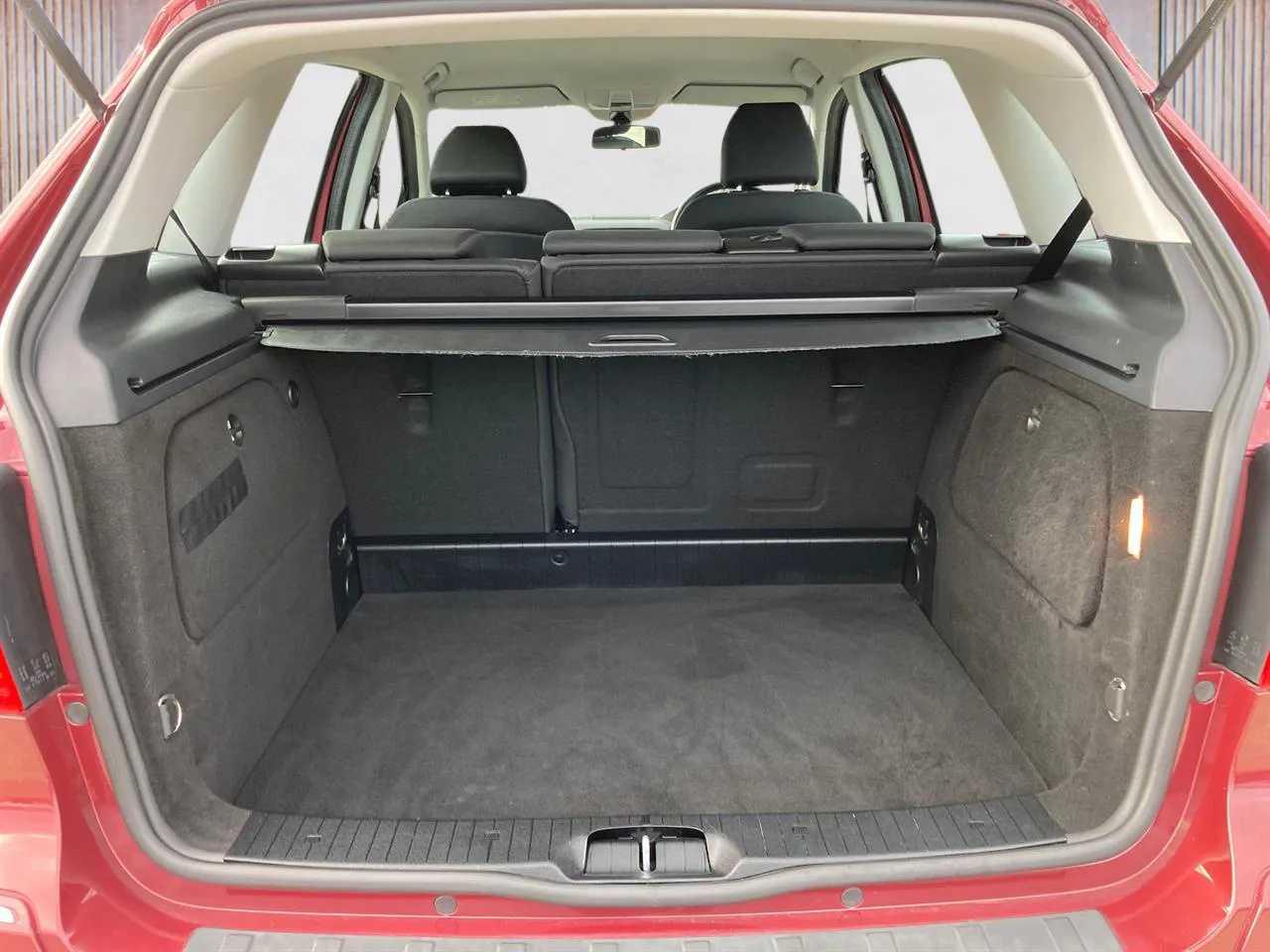 2011 Mercedes-Benz B180 thumbnail