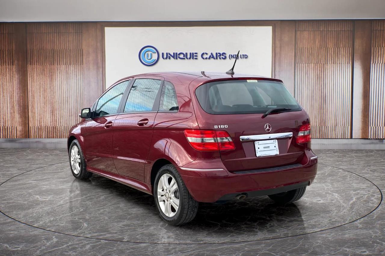 2011 Mercedes-Benz B180 thumbnail