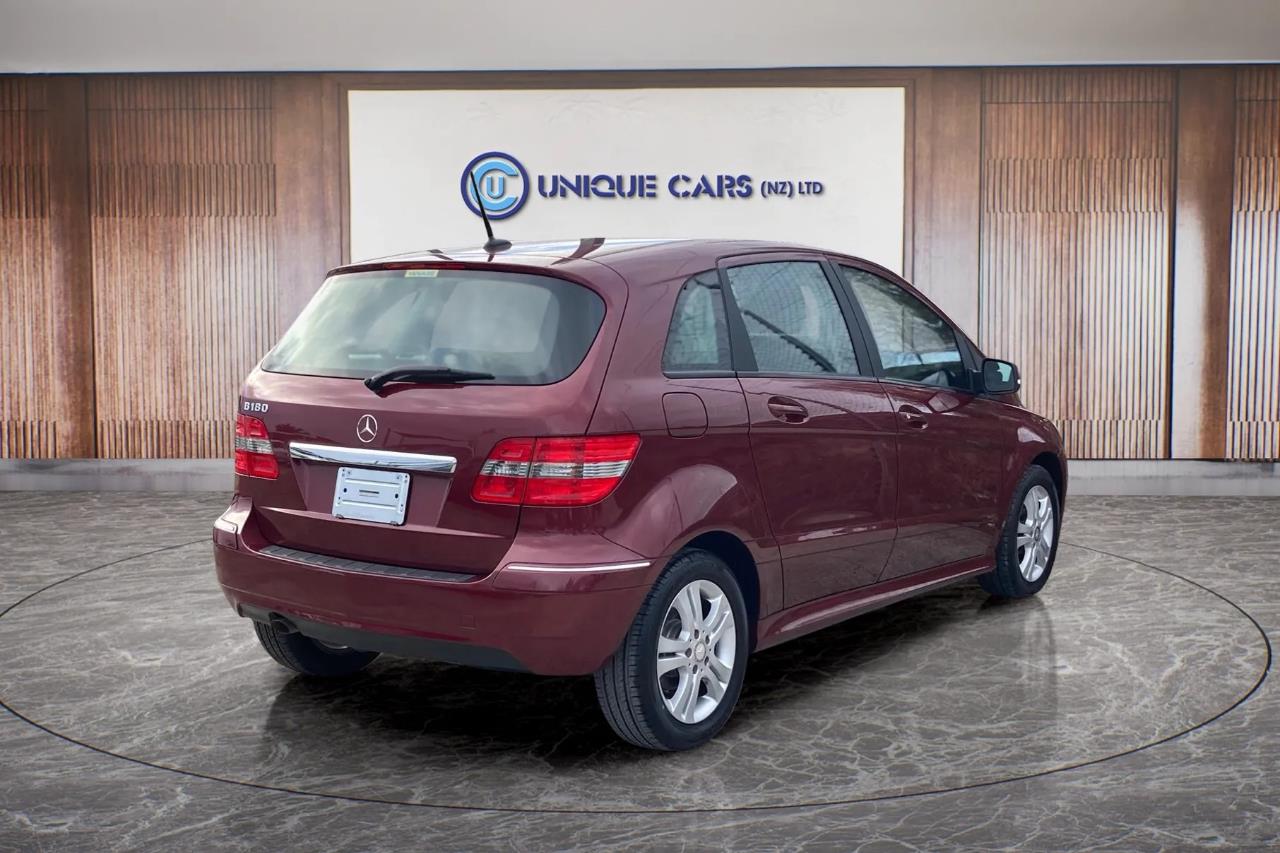 2011 Mercedes-Benz B180 thumbnail