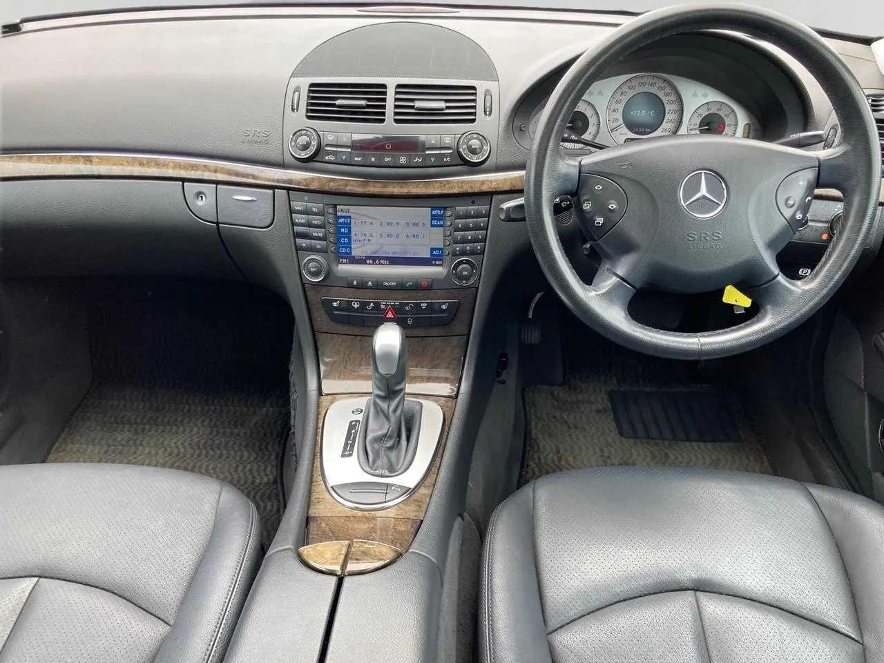 2006 Mercedes-Benz E350 thumbnail