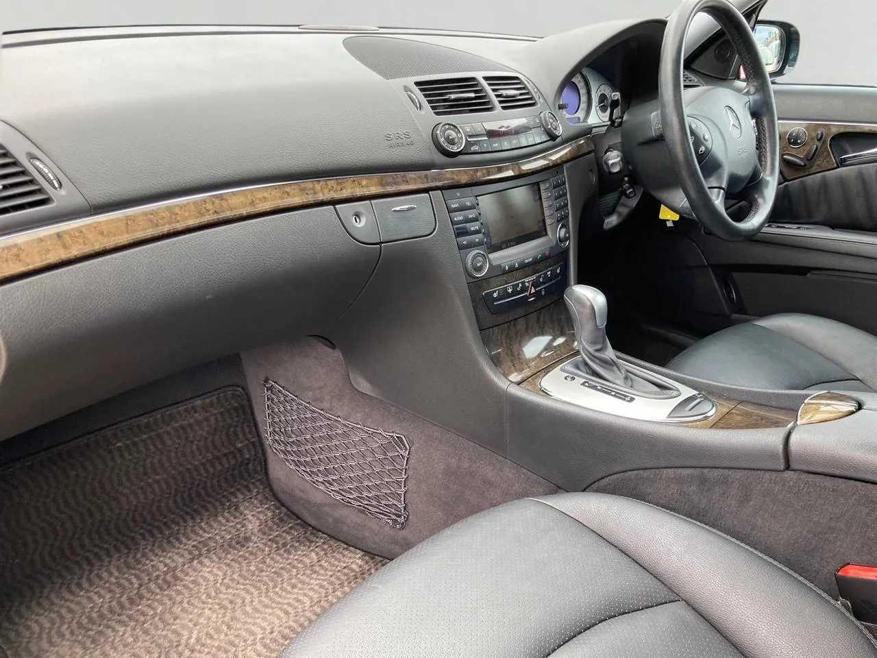 2006 Mercedes-Benz E350 thumbnail