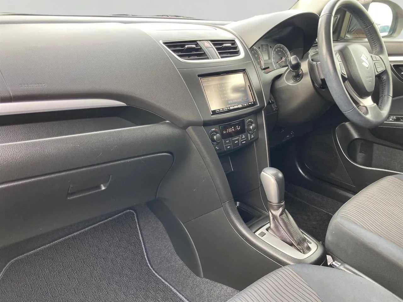 2012 Suzuki Swift thumbnail